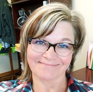 Meet your Posher, Joelle